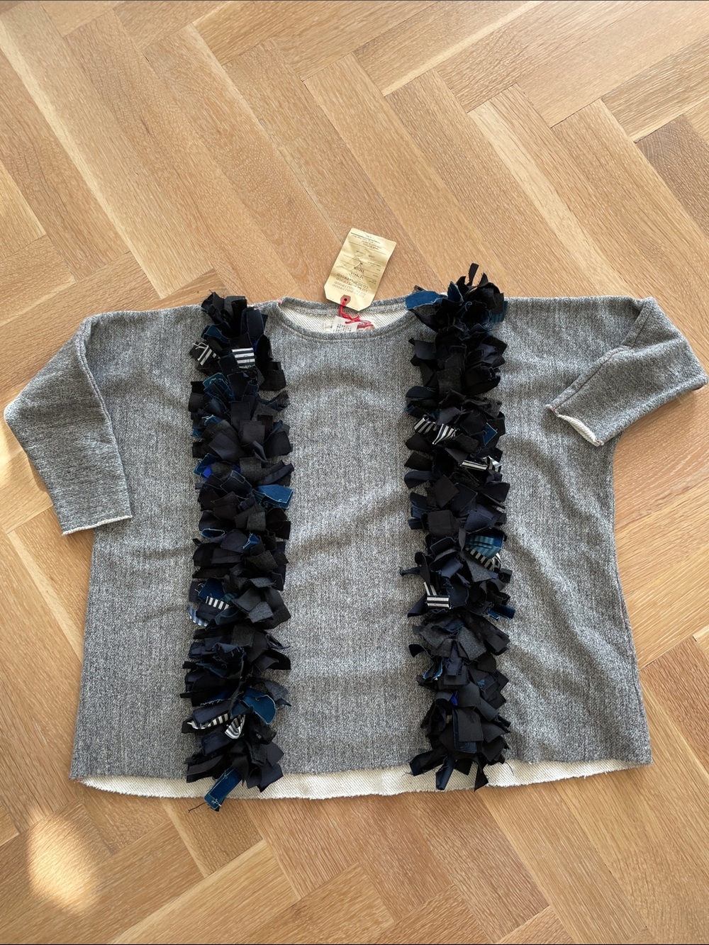 Go to Hollywood Trico field size medium sweatshirt